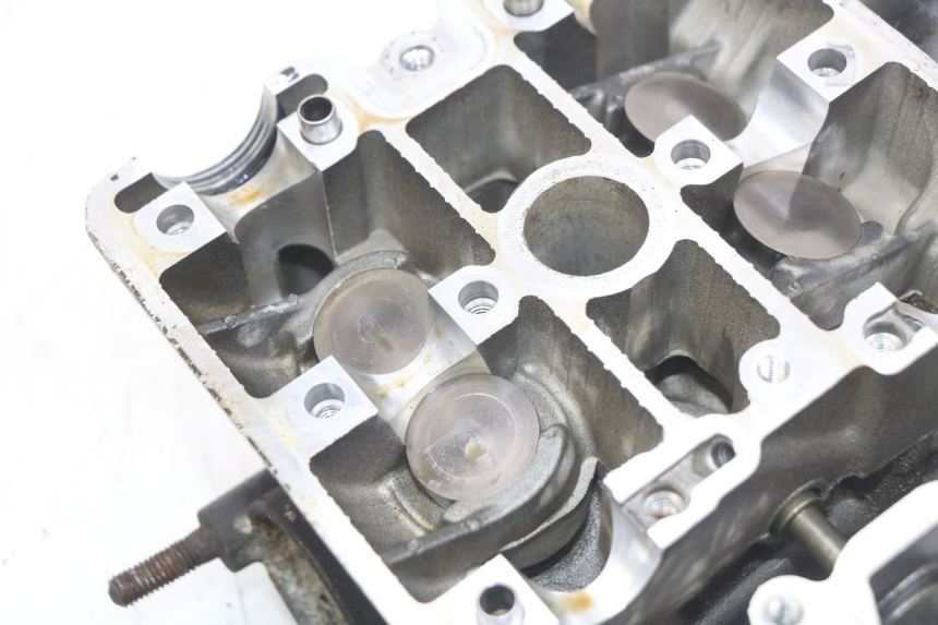 photo de CULASSE AVANT SUZUKI SV N 650 (1999 - 2002) - Aperçu profil