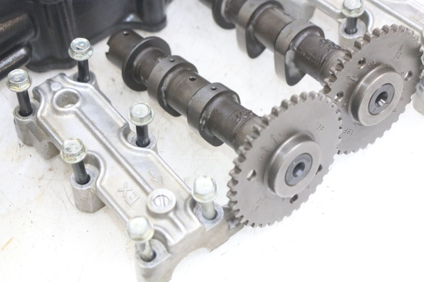 photo de CULASSE AVANT SUZUKI SV N 650 (1999 - 2002) - Zoom état d’usage