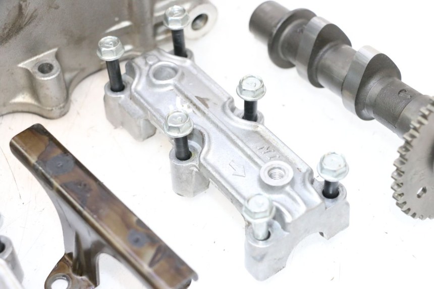 photo de CULASSE AVANT SUZUKI SV S 650 (1999 - 2002) - Focus structure