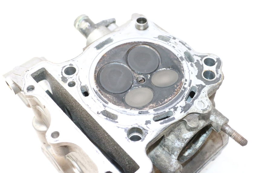photo de CULASSE AVANT SUZUKI SV S 650 (1999 - 2002) - Gros plan technique