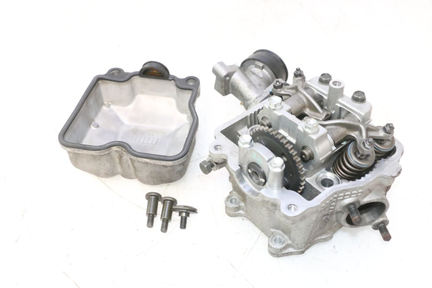 photo de CULASSE SUZUKI BURGMAN 125 (2007 - 2014) - Marquages et références