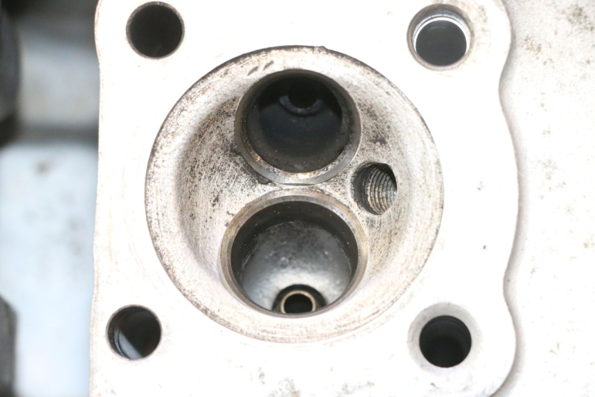 photo de CULASSE HONDA CB TWO FIFTY 250 (1991 - 2002) - Angle alternatif