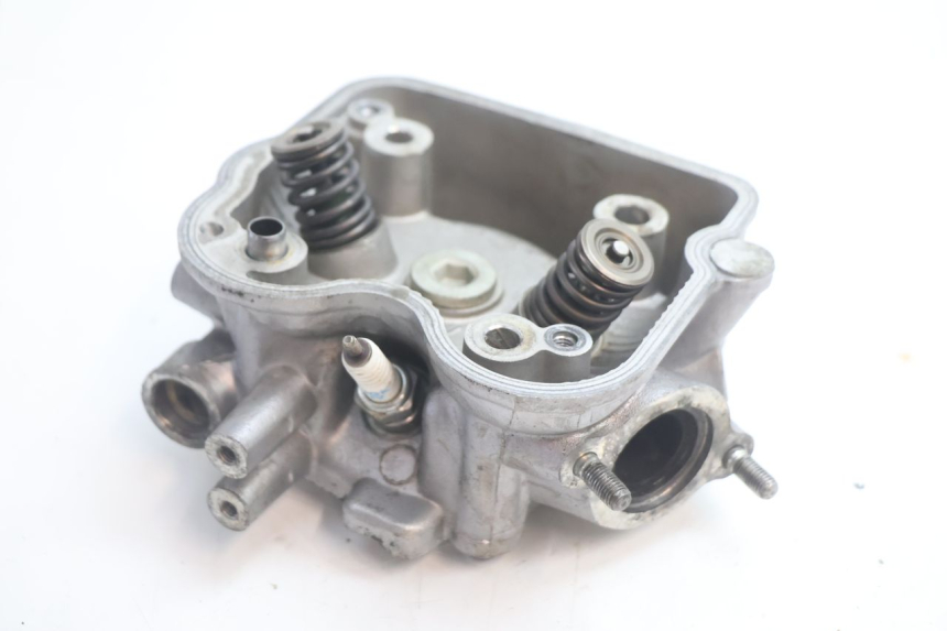photo de Cylinder Head HONDA FES S-WING SWING ABS 125 (2007 - 2015) - Vue produit