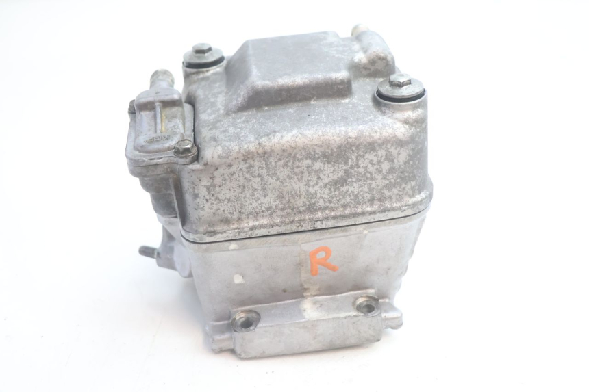 photo de Cylinder Head HONDA FES S-WING SWING ABS 125 (2007 - 2015) - Focus structure