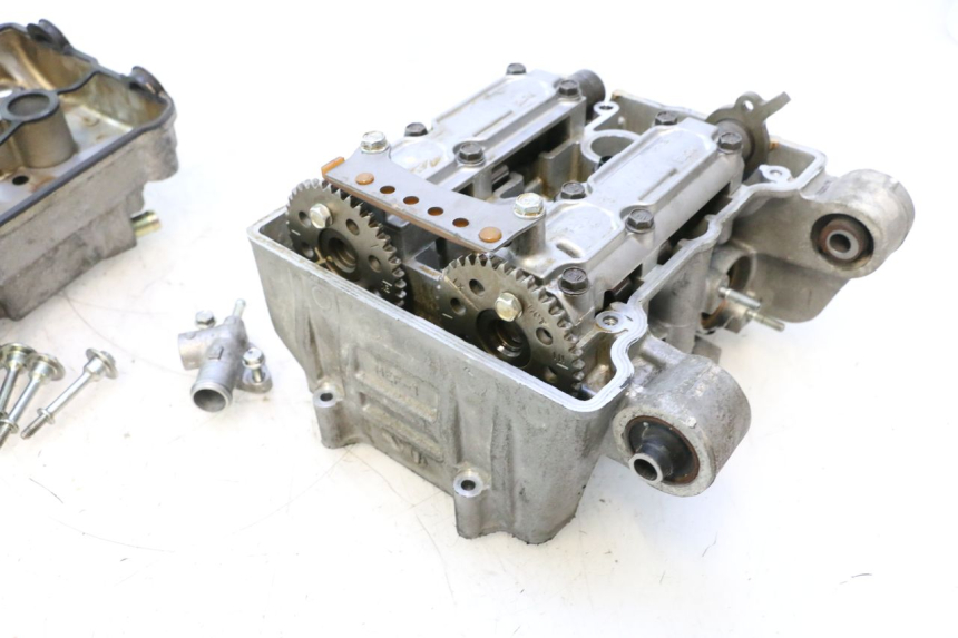 photo de CULASSE HONDA FJS SILVER WING SILVERWING 400 (2005 - 2008) - Vue principale