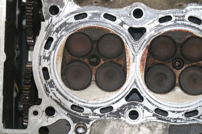 photo de CULASSE HONDA CBF N 600 (2004 - 2007)