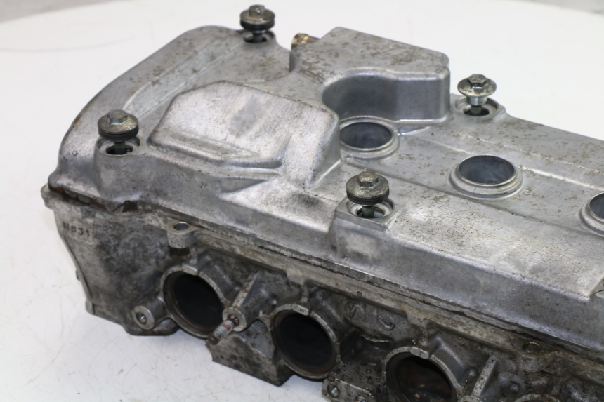 photo de CULASSE HONDA CBR F 600 (1991 - 1994) - Aperçu profil