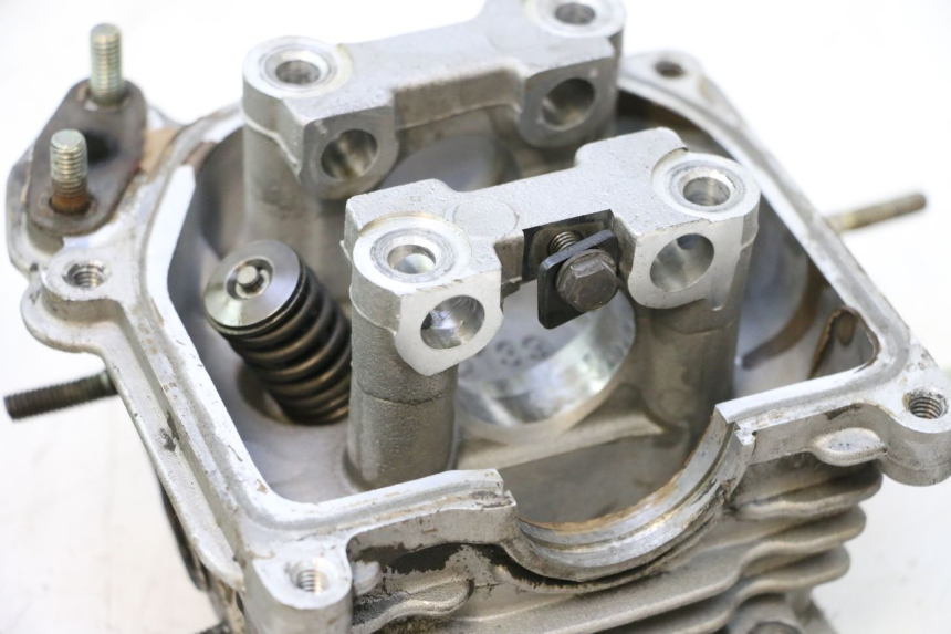 photo de CULASSE PEUGEOT KISBEE 4T 50 (2010 - 2017) - Zoom qualité