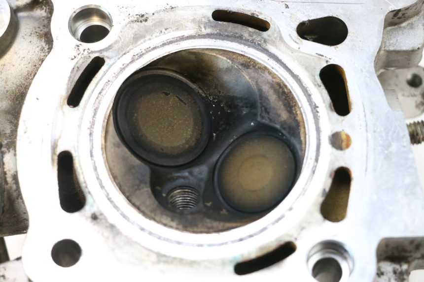 photo de CULASSE PEUGEOT SATELIS COMPRESSOR K15 125 (2006 - 2009) - Inspection visuelle
