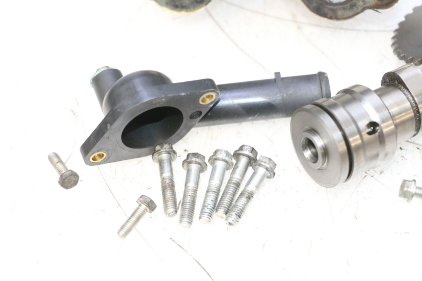 photo de CULASSE PEUGEOT SATELIS COMPRESSOR K15 125 (2006 - 2009) - Gros plan technique
