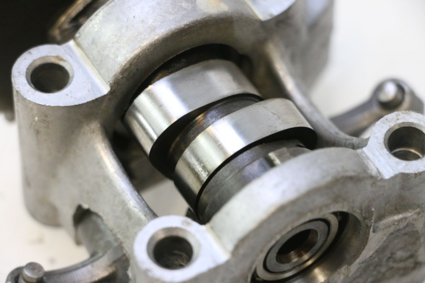 photo de CULASSE HONDA SCV LEAD 100 (2003 - 2007) - Vue d’ensemble