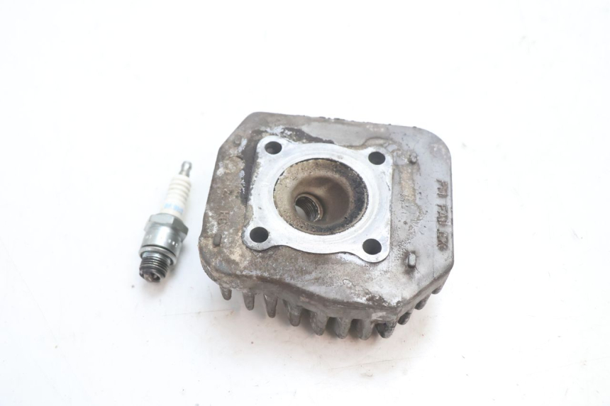 photo de CULASSE PEUGEOT SPEEDFIGHT 2 AC 50 (2000 - 2009) - Gros plan technique