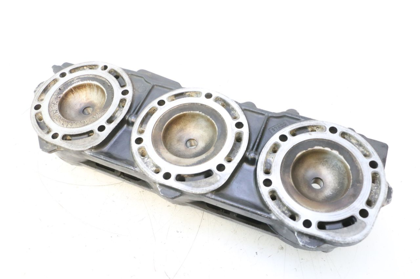 photo de CULASSE YAMAHA WAVE RUNNER GP R 1200 (2000 - 2003) - Détail de la pièce