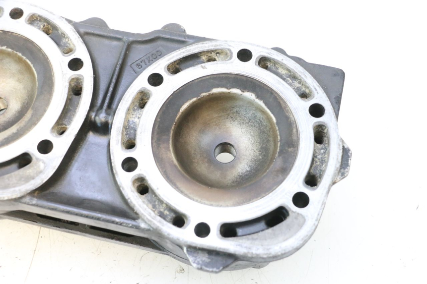 photo de CULASSE YAMAHA WAVE RUNNER GP R 1200 (2000 - 2003) - Vue d’ensemble