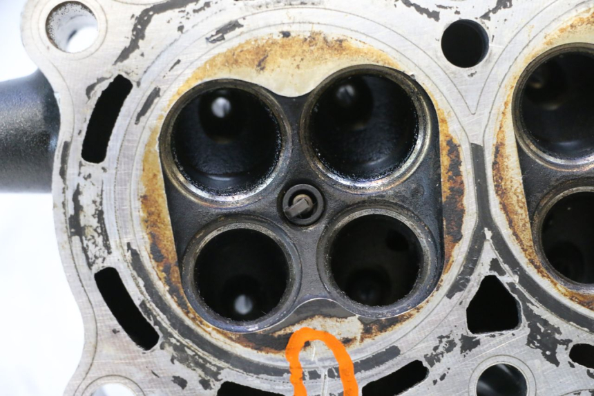 photo de CULASSE YAMAHA XJ6 ABS 600 (2008 - 2016) - Marquages et références