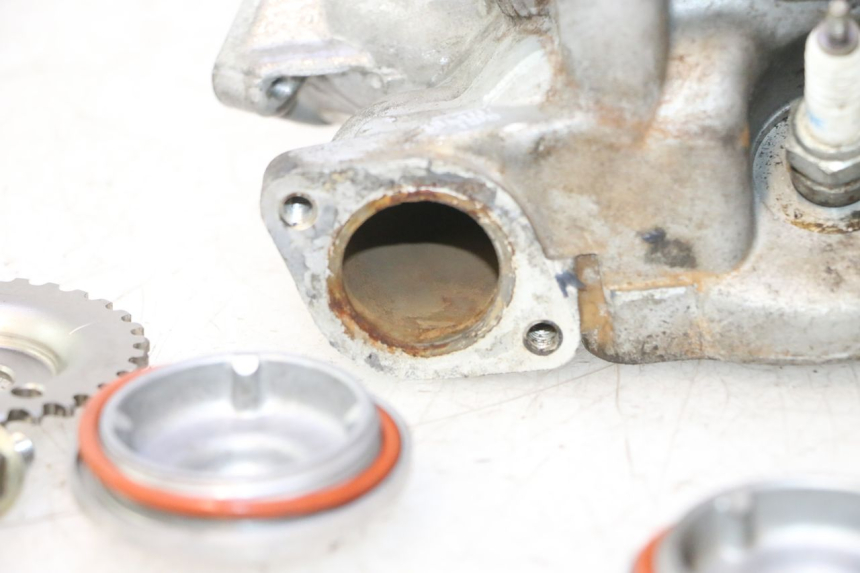 photo de CULASSE YAMAHA YP MAJESTY 125 (1998 - 2001) - Inspection visuelle