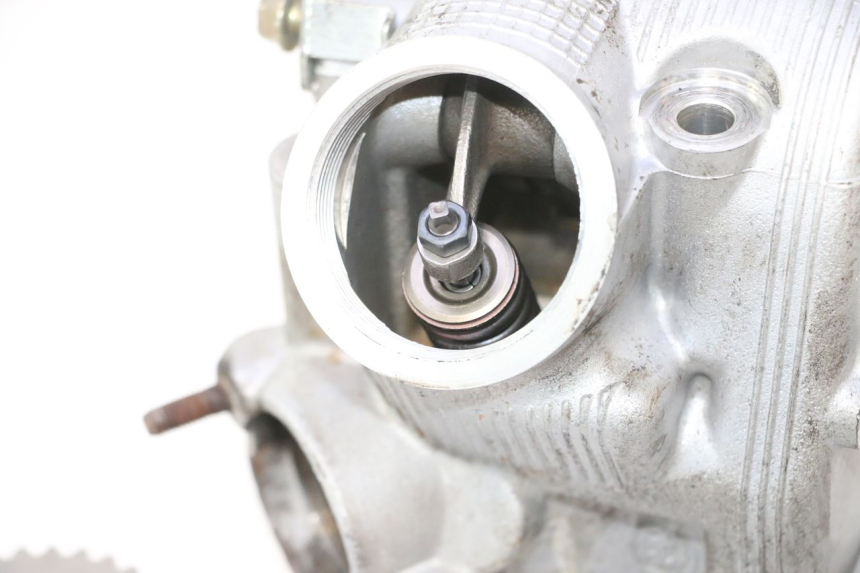 photo de CULASSE YAMAHA YP MAJESTY 125 (1998 - 2001) - Angle alternatif