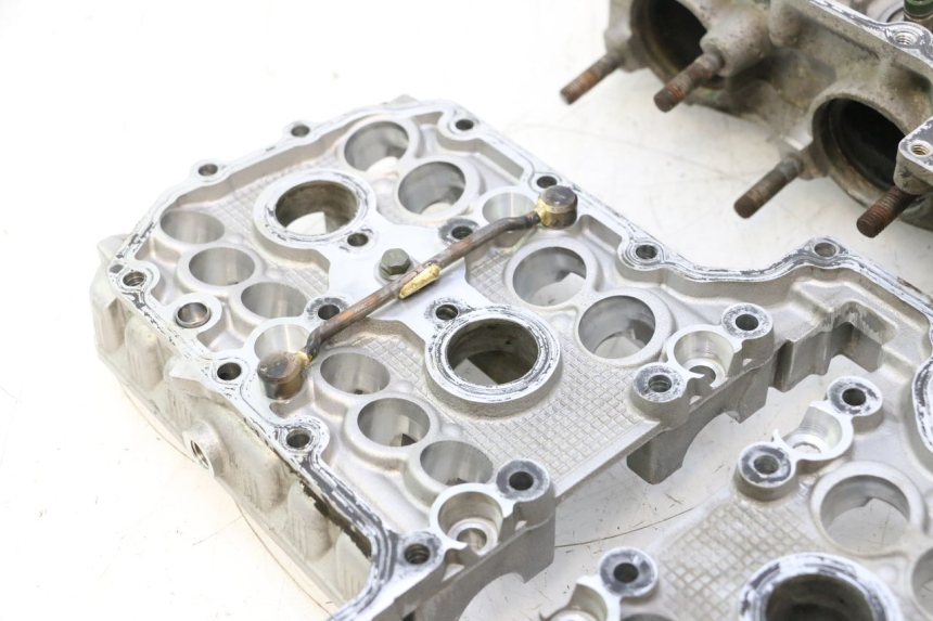 photo de CULASSE YAMAHA YZF R GENESIS 750 (1993 - 1998) - Inspection visuelle
