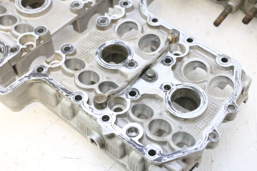 photo de CULASSE YAMAHA YZF R GENESIS 750 (1993 - 1998) - Focus structure