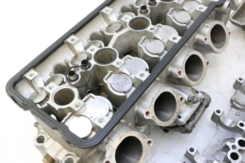 photo de CULASSE KAWASAKI ZX-6R ZX6R 600 (2000 - 2002) - Zoom état d’usage