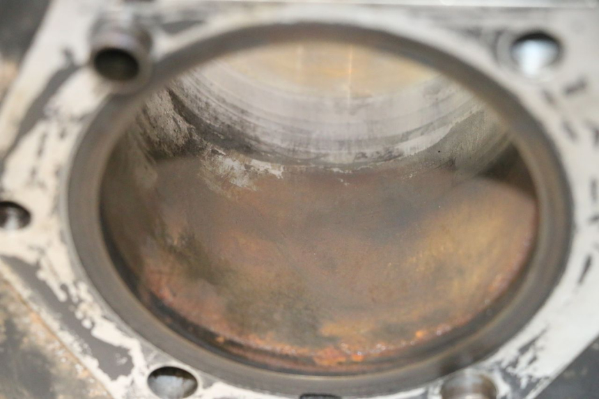 photo de CYLINDRE SUZUKI DR S 600 (1985 - 1989) - Points de fixation