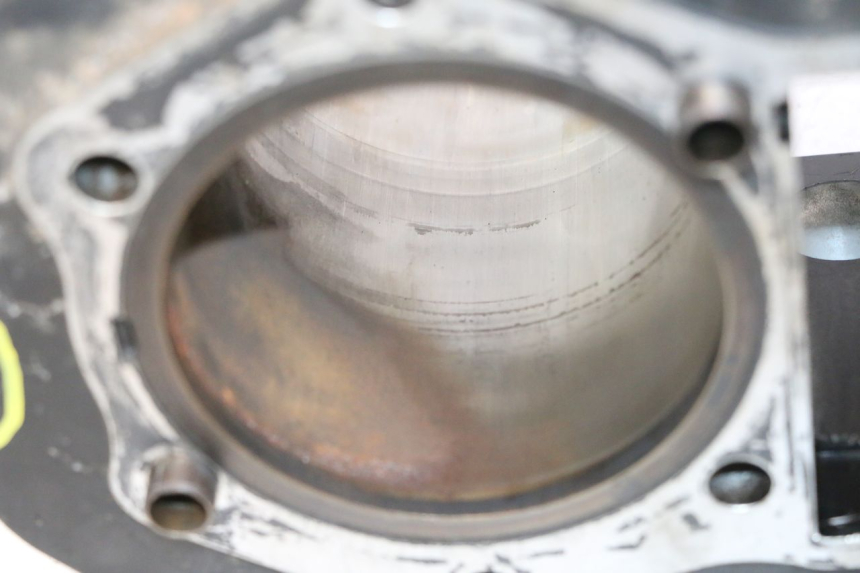 photo de CYLINDRE SUZUKI DR S 600 (1985 - 1989) - État de surface
