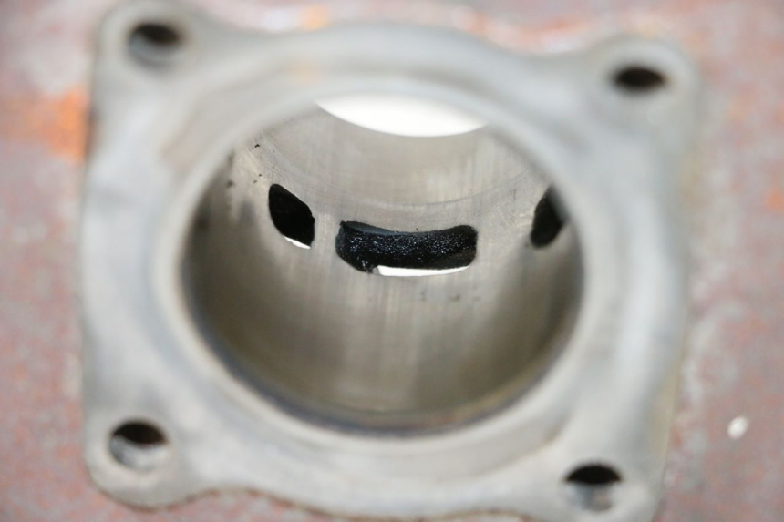 photo de CYLINDRE PEUGEOT KISBEE 2T 50 (2010 - 2017)