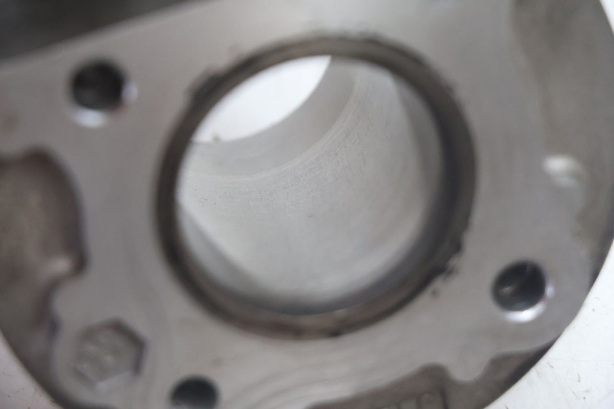 photo de CYLINDRE PEUGEOT KISBEE 4T 50 (2010 - 2017) - Points de fixation