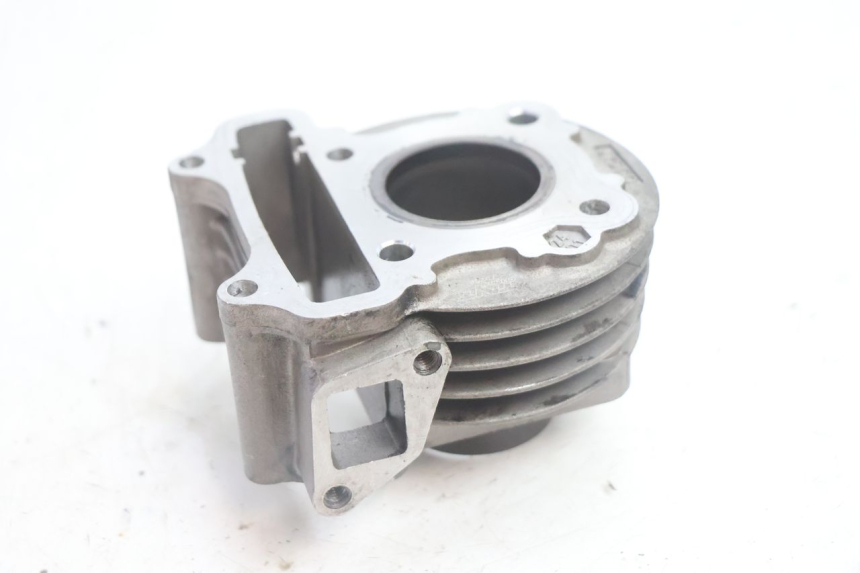 photo de CYLINDRE PEUGEOT KISBEE 4T 50 (2010 - 2017) - État de surface