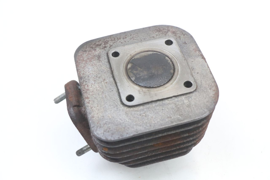 photo de CYLINDRE PISTON DAELIM A-FOUR 2T 50 (2005 - 2012) - Gros plan technique