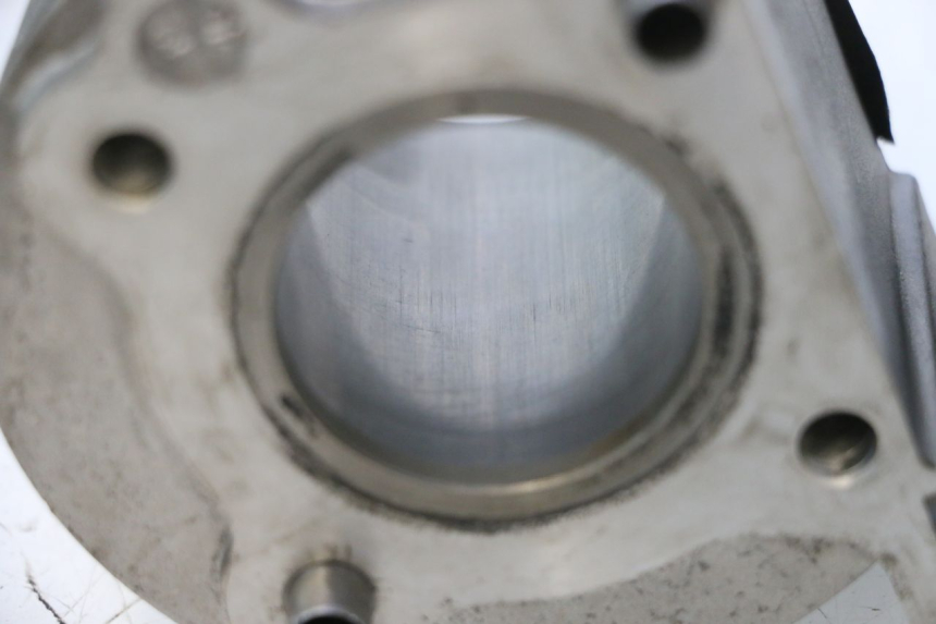 photo de CYLINDRE PISTON KYMCO AGILITY 4T 50 (2005 - 2018) - Gros plan technique