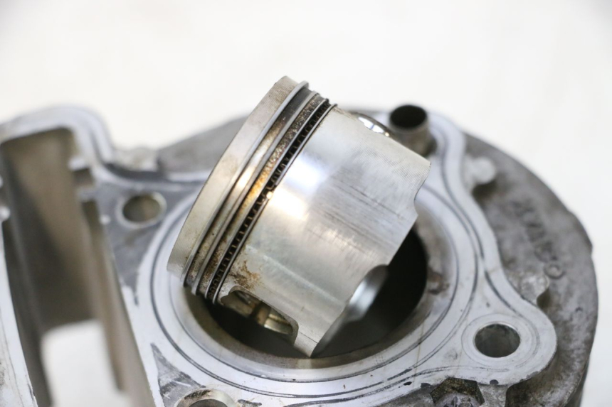photo de CYLINDRE PISTON KYMCO AGILITY PREMIUM 50 (2007 - 2010) - Angle alternatif
