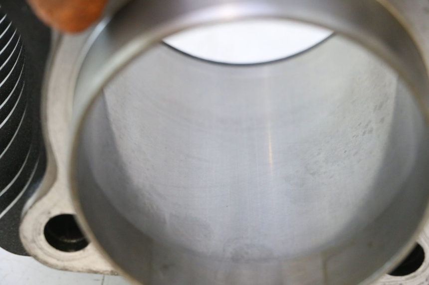 photo de CYLINDRE PISTON AVANT HARLEY DAVIDSON ROAD GLIDE FLTRXSE 1920 (2018 - 2022) - Vue d’ensemble