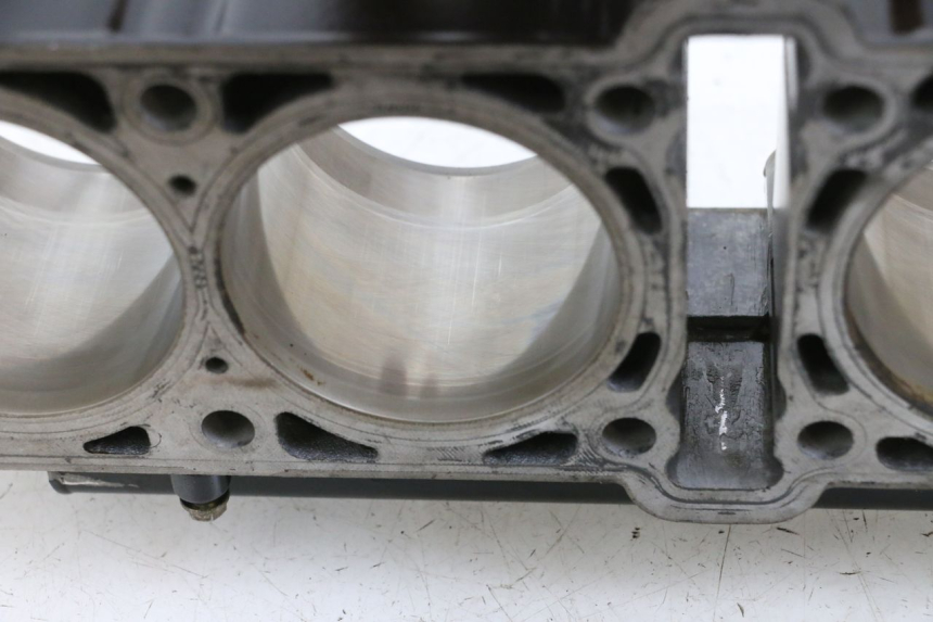 photo de CYLINDRE PISTON MV AGUSTA BRUTALE R WALLY 910 (2008 - 2008) - Focus structure