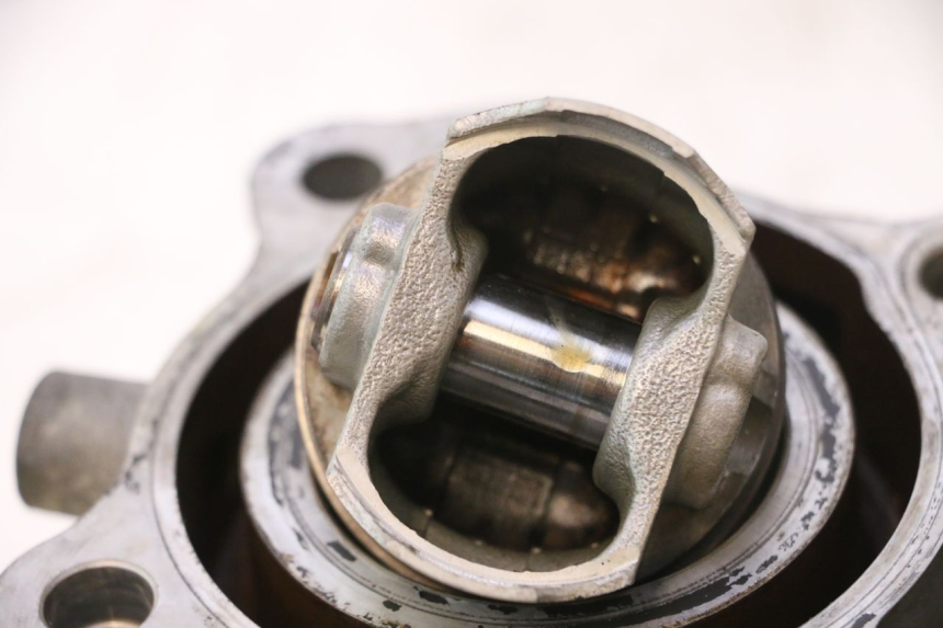 photo de CYLINDRE PISTON SUZUKI BURGMAN 125 (2007 - 2014) - Vue rapprochée