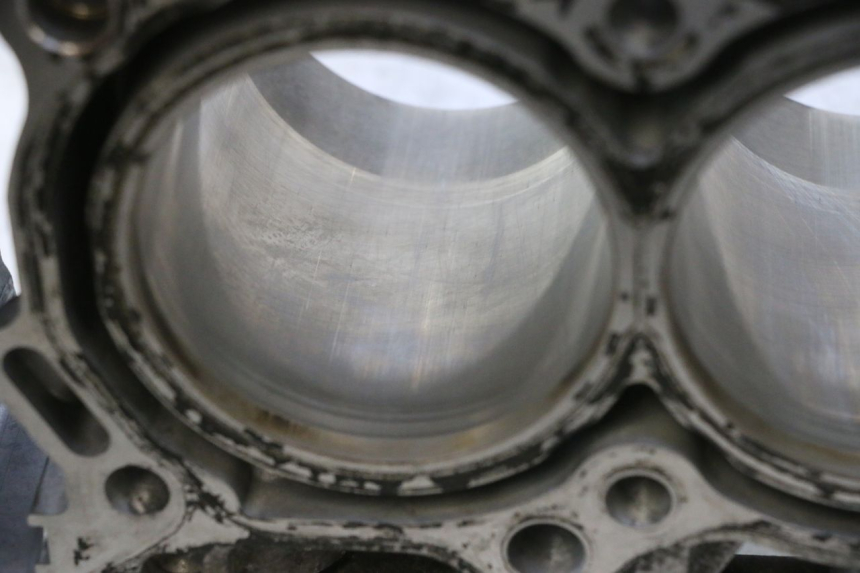 photo de CYLINDRE PISTON SUZUKI BURGMAN EXECUTIVE ABS 650 (2006 - 2012) - Gros plan technique