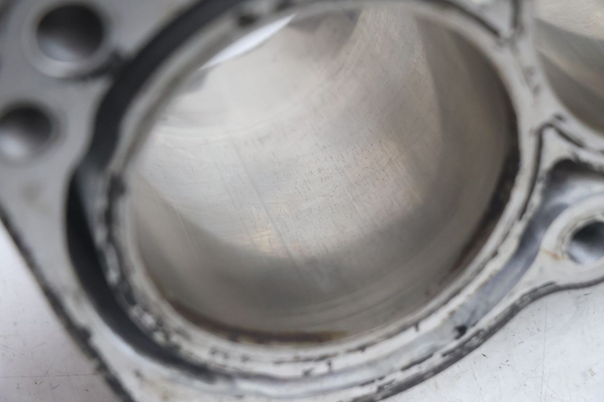 photo de CYLINDRE PISTON SUZUKI BURGMAN EXECUTIVE ABS 650 (2006 - 2012) - Vue rapprochée
