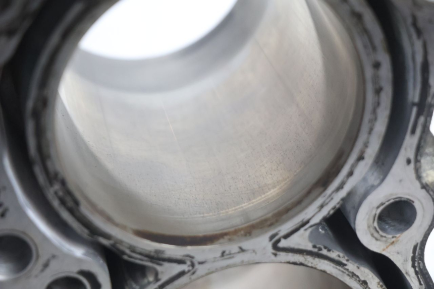 photo de CYLINDRE PISTON SUZUKI BURGMAN EXECUTIVE ABS 650 (2006 - 2012) - Vue principale