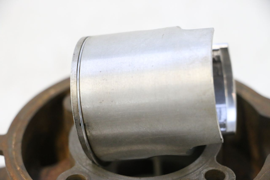 photo de CYLINDRE PISTON HM HONDA CRM DERAPAGE RR 50 (2006 - 2017) - Angle alternatif