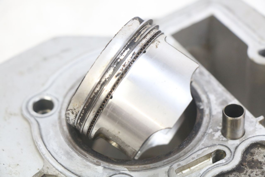 photo de CYLINDRE PISTON DAELIM VJ ROADWIN FI 125 (2008 - 2017)