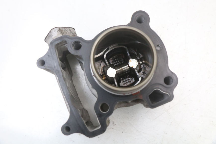 photo de CYLINDRE PISTON KYMCO DINK STREET 125 (2009 - 2014) - Gros plan technique