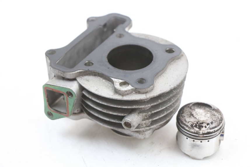 photo de Cylinder Piston EUROCKA R8 4T 50 (2013 - 2022)