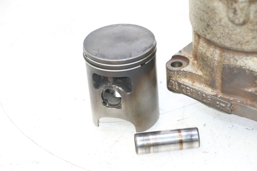 photo de CYLINDRE PISTON HONDA FES PANTHEON 2T 125 (1998 - 2002) - Autre angle de vue