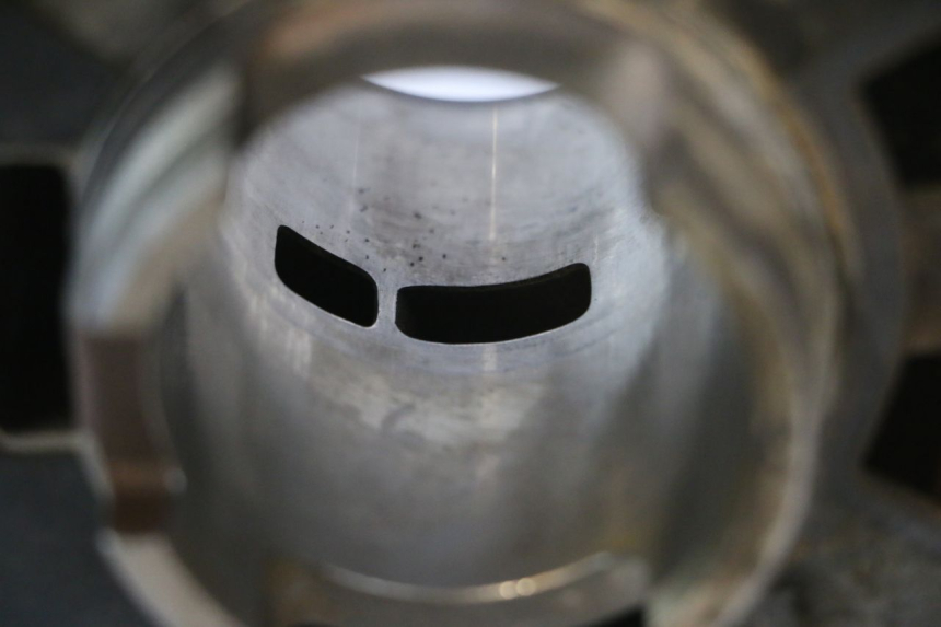 photo de CYLINDRE PISTON HONDA FES PANTHEON 2T 125 (1998 - 2002) - Autre angle de vue