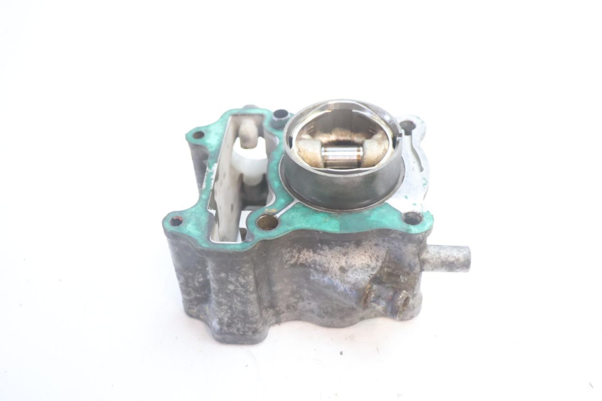 photo de CYLINDRE PISTON HONDA FES S-WING SWING ABS 125 (2007 - 2015) - Vue d’ensemble