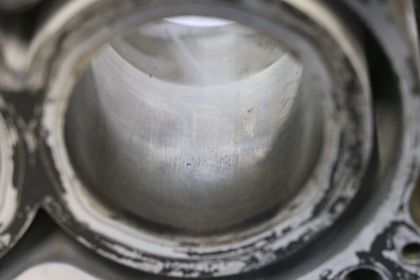 photo de CYLINDRE PISTON HONDA FJS SILVER WING SILVERWING 400 (2005 - 2008) - Focus structure