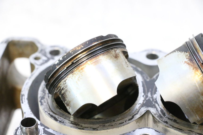 photo de CYLINDRE PISTON HONDA FJS SILVER WING SILVERWING 400 (2005 - 2008) - Aperçu profil