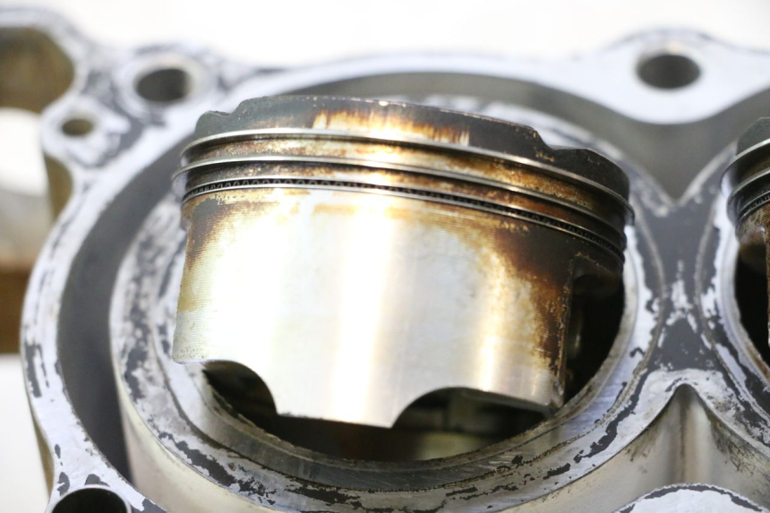 photo de CYLINDRE PISTON HONDA FJS SILVER WING SILVERWING 400 (2005 - 2008) - Zoom état d’usage