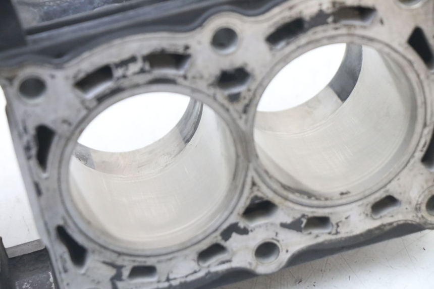 photo de CYLINDRE PISTON YAMAHA FZS FAZER 600 (2001 - 2003) - Focus structure