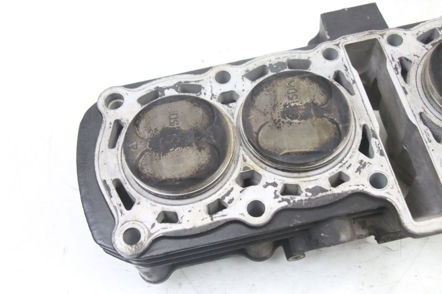 photo de CYLINDRE PISTON YAMAHA FZS FAZER 600 (2001 - 2003) - Points de fixation